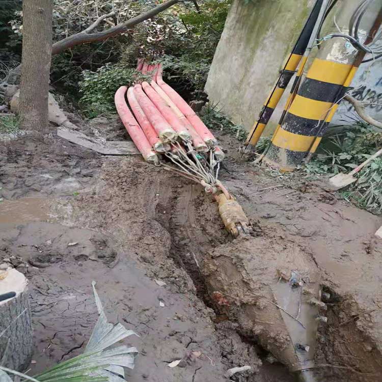 田阳拖拉管